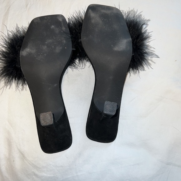 Fluffy heels - Picture 3 of 4